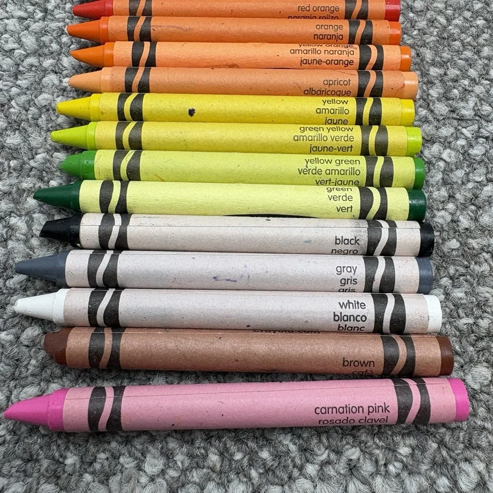 Crayola Introducing Bluetiful 24 Pack Crayons EUC 2017